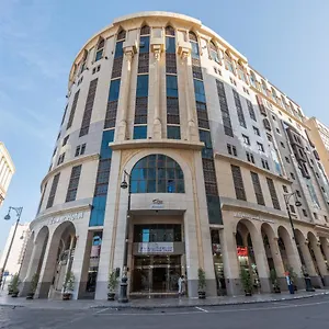 Otel Grand Zowar, Medine